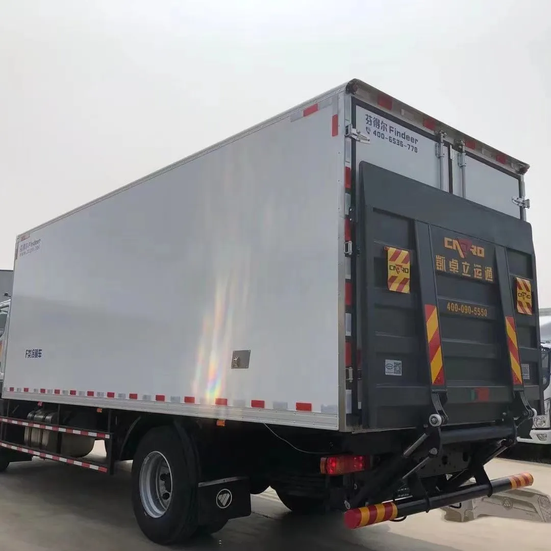 Китайские грузовые автомобили 4x2 40 футов 26 футов коробка грузовик с подъемными воротами для продажи