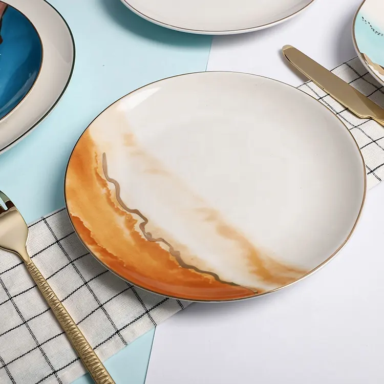 Керамические сервировочные тарелки на заказ постепенного цвета хорошего качества для современных ресторанов