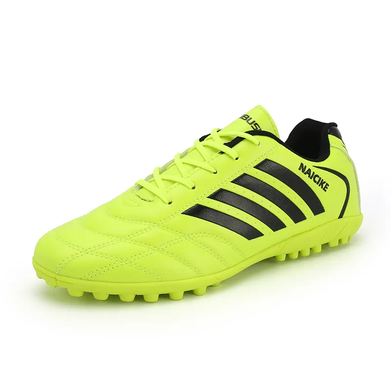 Factory supply attractive price spikes black color shoes sport football