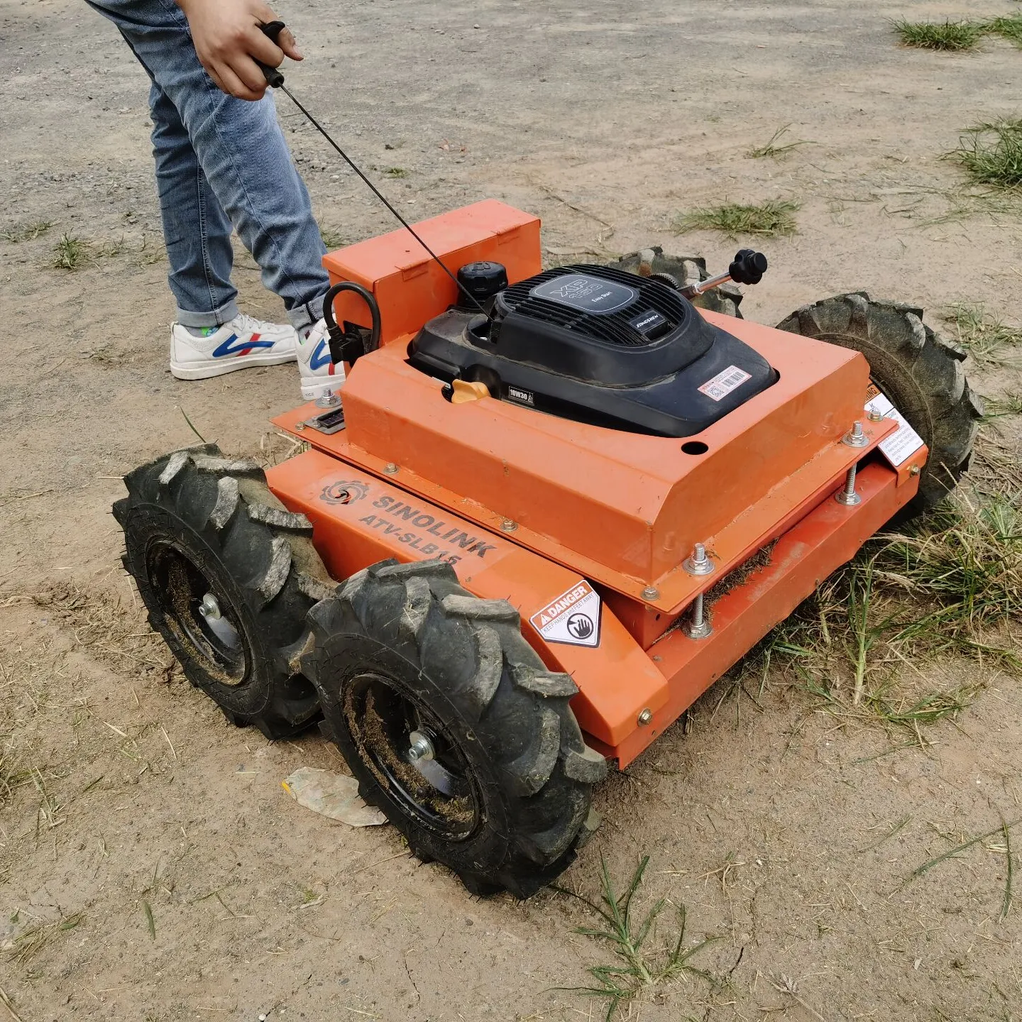 SINOLINK TANK Remote control lawn mower