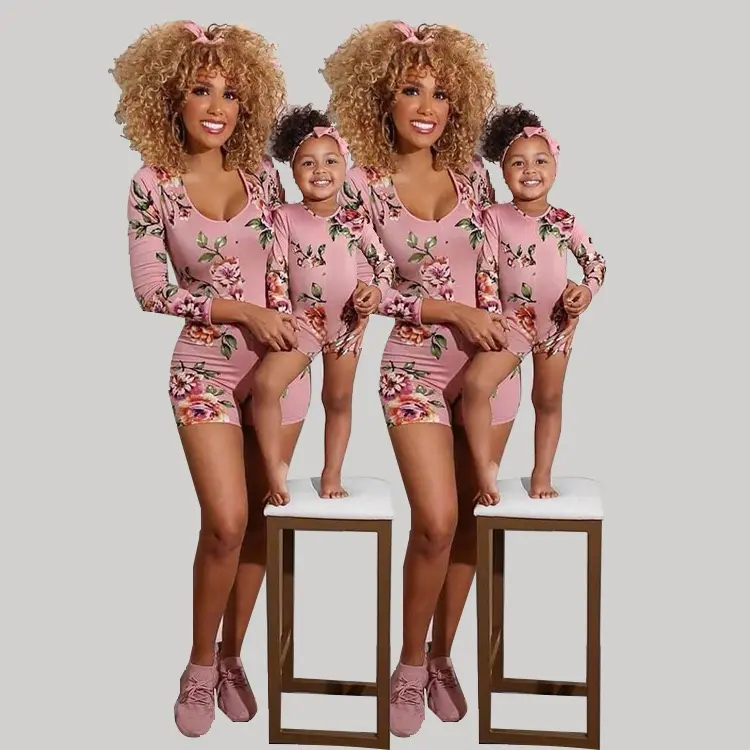 Новинка 2021, розовая пижама с длинным рукавом для мамы и я, семейные одинаковые костюмы, комбинезоны большого размера, наряд для родителей и детей