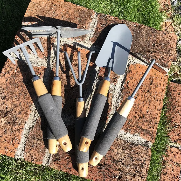 One99 оптовая продажа, набор женских садовых инструментов с деревянной ручкой, инструмент для цветочного садоводства, набор инструментов для посадки, 5 шт., Хороший подарочный набор для сада