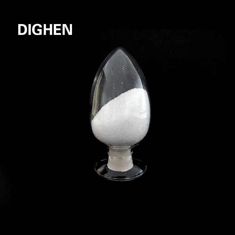 Low iron high white silica sand for photovoltaic glass