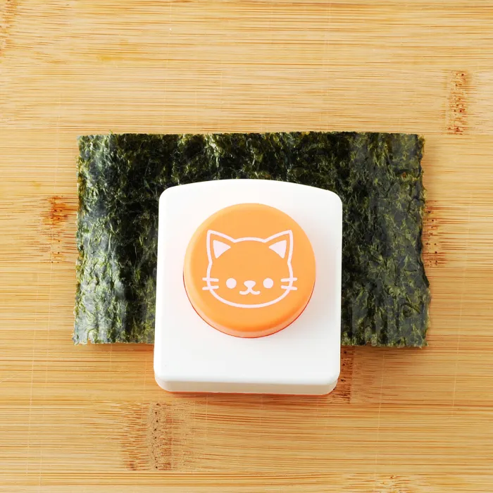 Bento Accessories Handy Small Cat Rice Mold Onigiri Shaper and Dry Roasted Seaweed Cutter Set