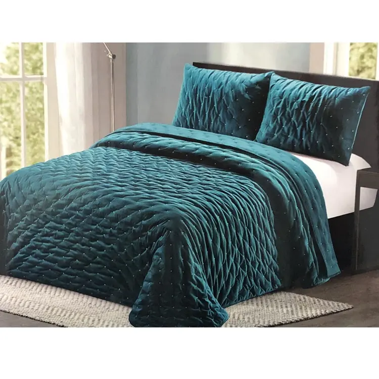 Hot selling new design widely used velvet quilts and coverlets