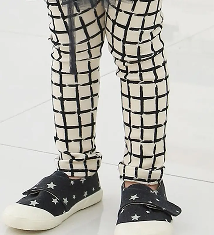 Children's New Style Black And White Plaid Autumn Wear Pants From Online Store