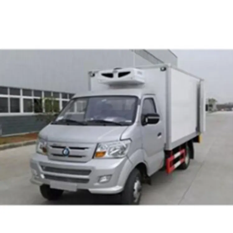 Sinotruk mini 4*2 customized 1.5ton refrigerator van truck for meat and fish