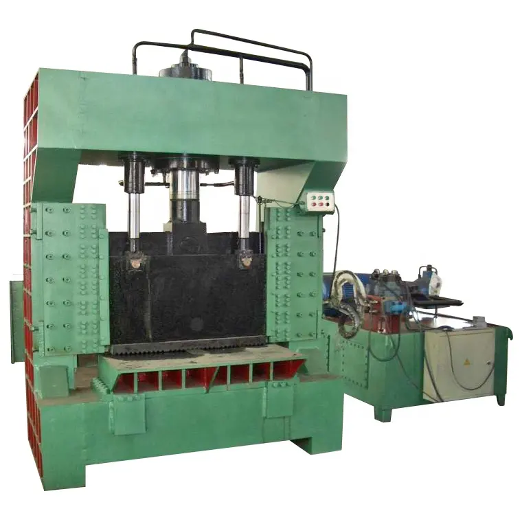 Hydraulic Gantry Shear Cutting Steel scraps