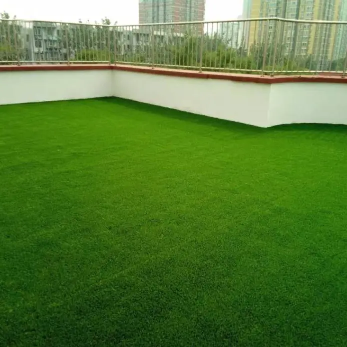 Зеленый газон Ландшафтный травяной ковер