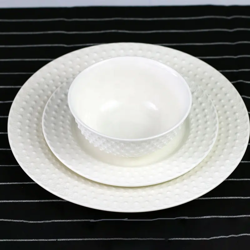 12pc New Arrival White Embossed Dinner Set Porcelain Party Ceramic Bowl And Plate Tableware Set Modern Dinnerware Sets