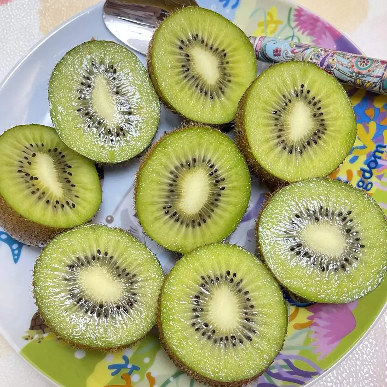 Fresh Kiwi Fruit Organic Green Kiwi High Dietary Fiber Chinese High Quality Fresh Fruit Kiwi