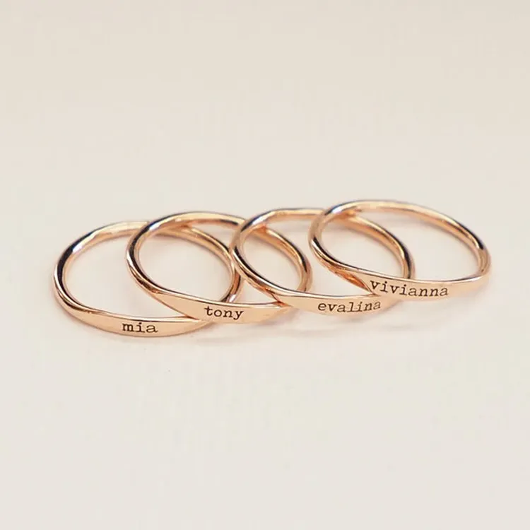 Женское кольцо из серебра 925 пробы с гравировкой имени и логотипом