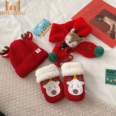 Новинка 2021, 3 предмета, зимний теплый Рождественский детский вязаный набор с животными, шапка, шарф и перчатки, подарочная коробка