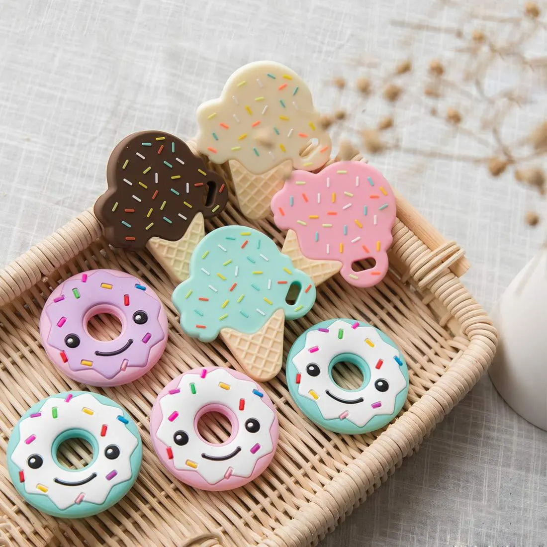 Bpa free new custom food doughnut baby teether toy silicone