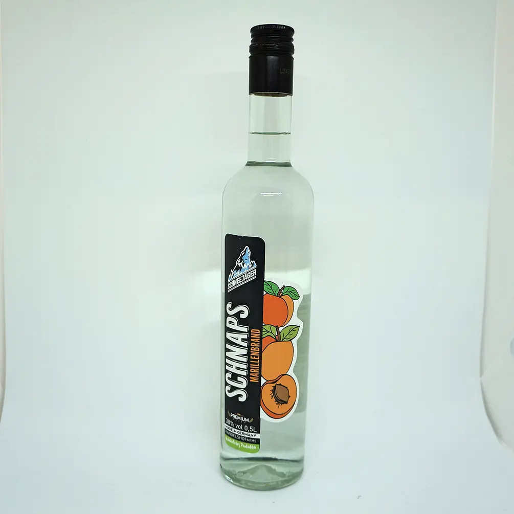 Водка абрикосовая 38% Schneejager 0.5L