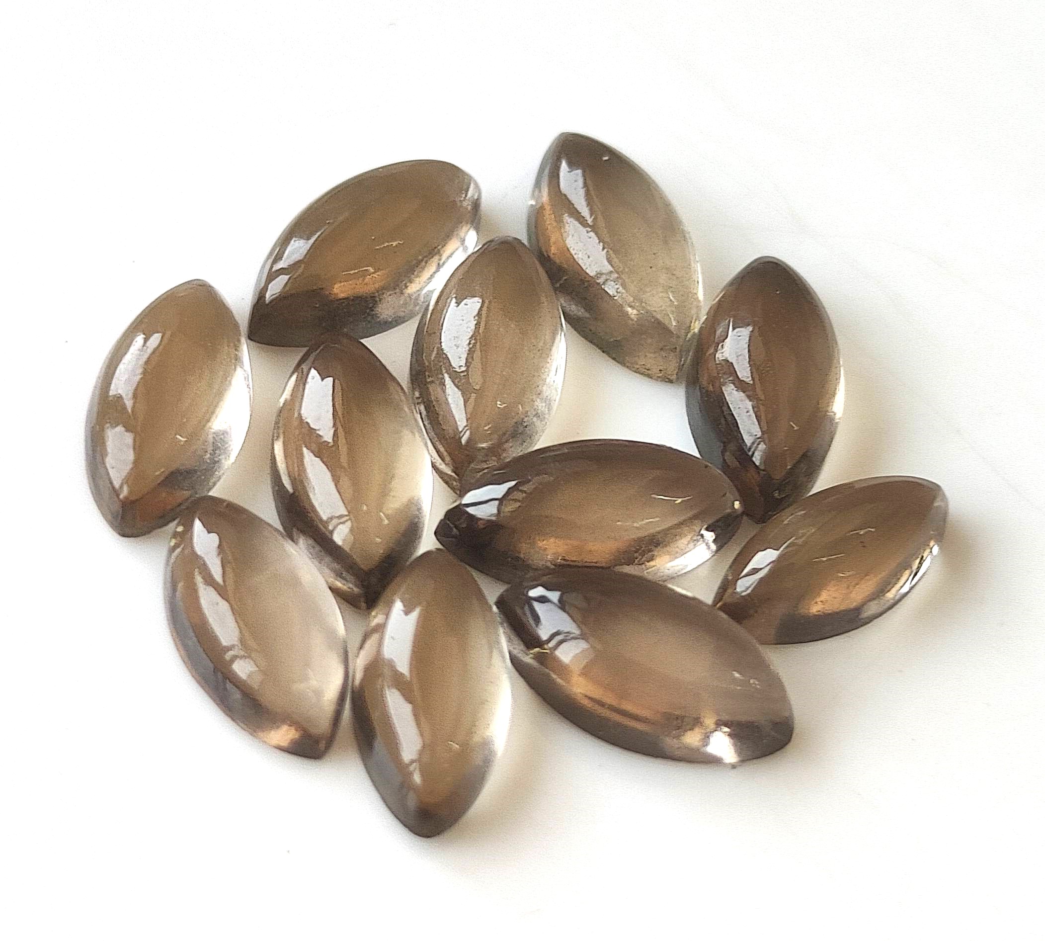 สีน้ำตาล