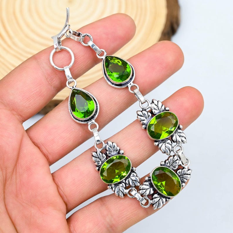 สีเขียว