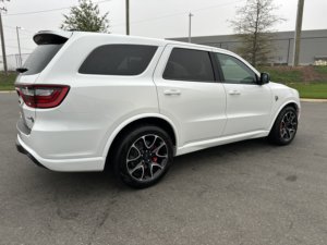2024 Dodge Durango hellhellcat artı temiz kullanılan sol direksiyon koyu iç deri koltuklar AWD sürücü R16 lastik boyutu - Product Image 5