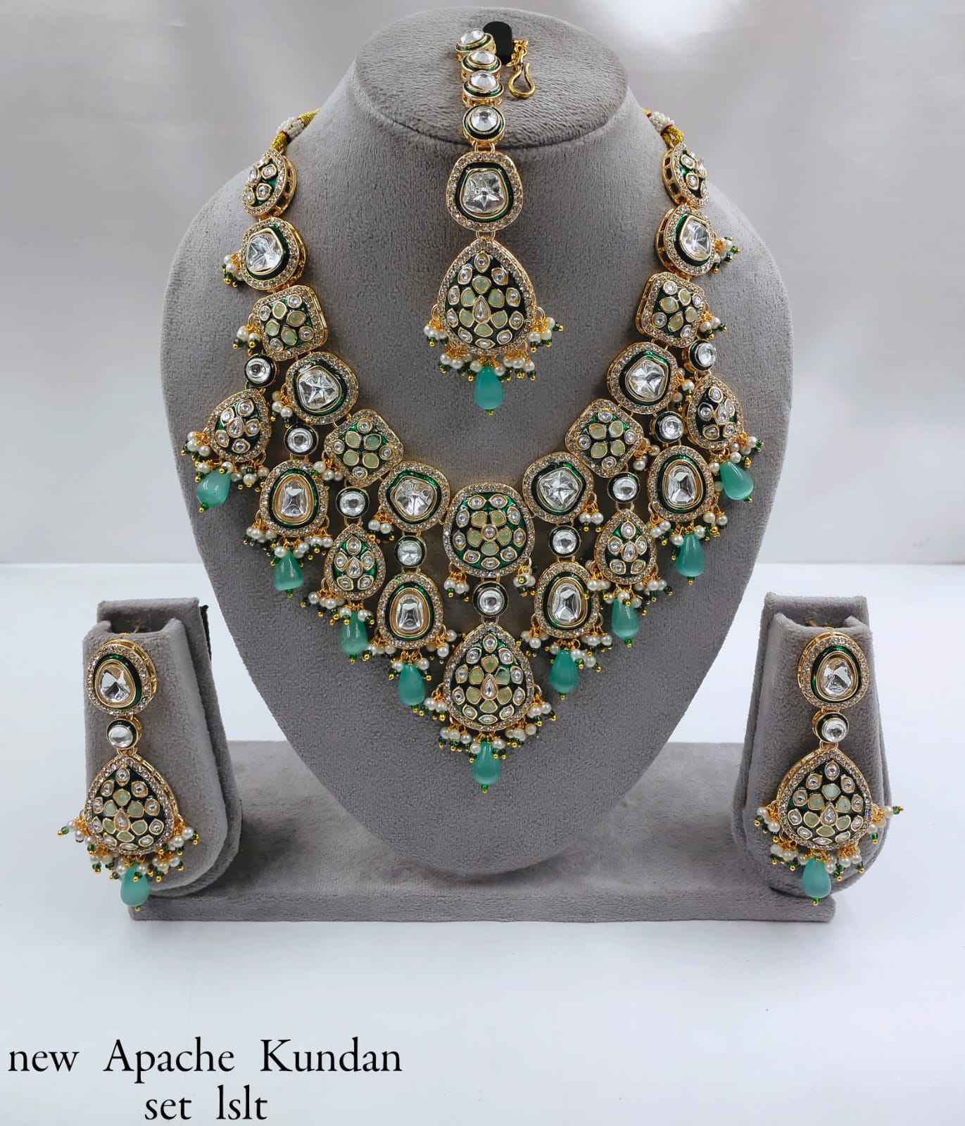 สีเขียว