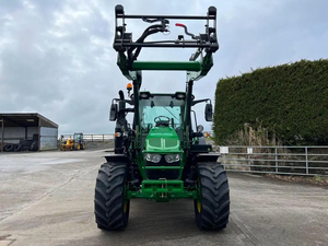 במלאי חקלאי johnn טרקטור <span class=keywords><strong>deere</strong></span> 6110 מ 'עם mx tloader רק 106 שעות