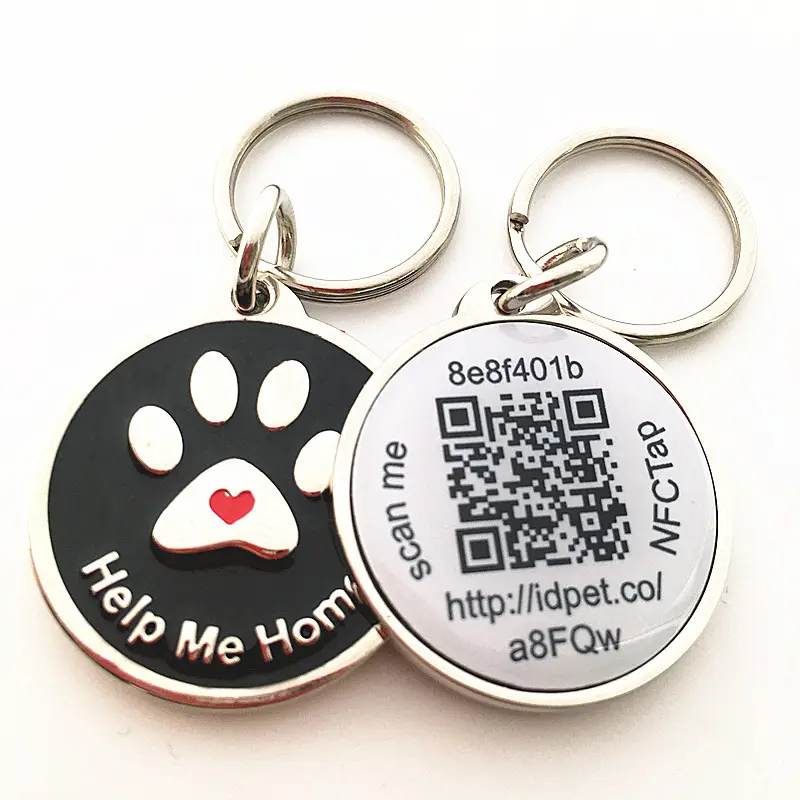 Etichetta personalizzata personalizzata con nome di cane e gatto in bianco smalto morbido in lega di zinco in metallo QR code per animali domestici etichette per cani