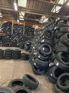 Yüksek kaliteli ikinci el araba lastikleri mükemmel parçalanmış toplu kullanılmış lastikler/balya diğer tekerlekler lastikler ve aksesuarları hurda - Product Image 6