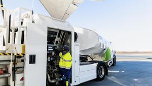 גבוה סילוני שמן כוח הנעה כיתה קולוניאלית 54 הוא קרוסין עם דלק תעופת סילון נמוך תכולת גופרית