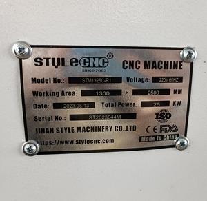 <span class=keywords><strong>CNC</strong></span> Madeira máquina automática com 4 ° eixo giratório