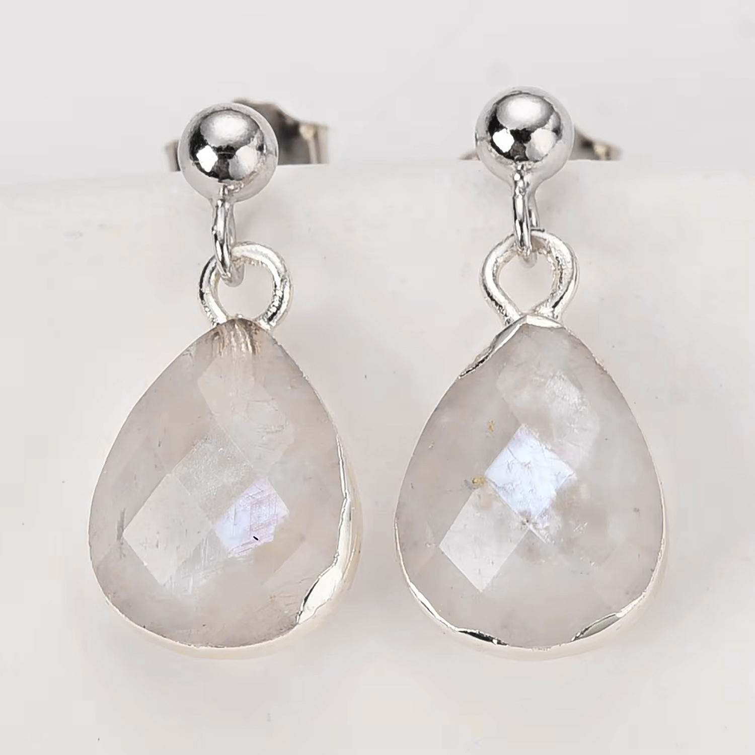 มูนสโตนสีรุ้ง