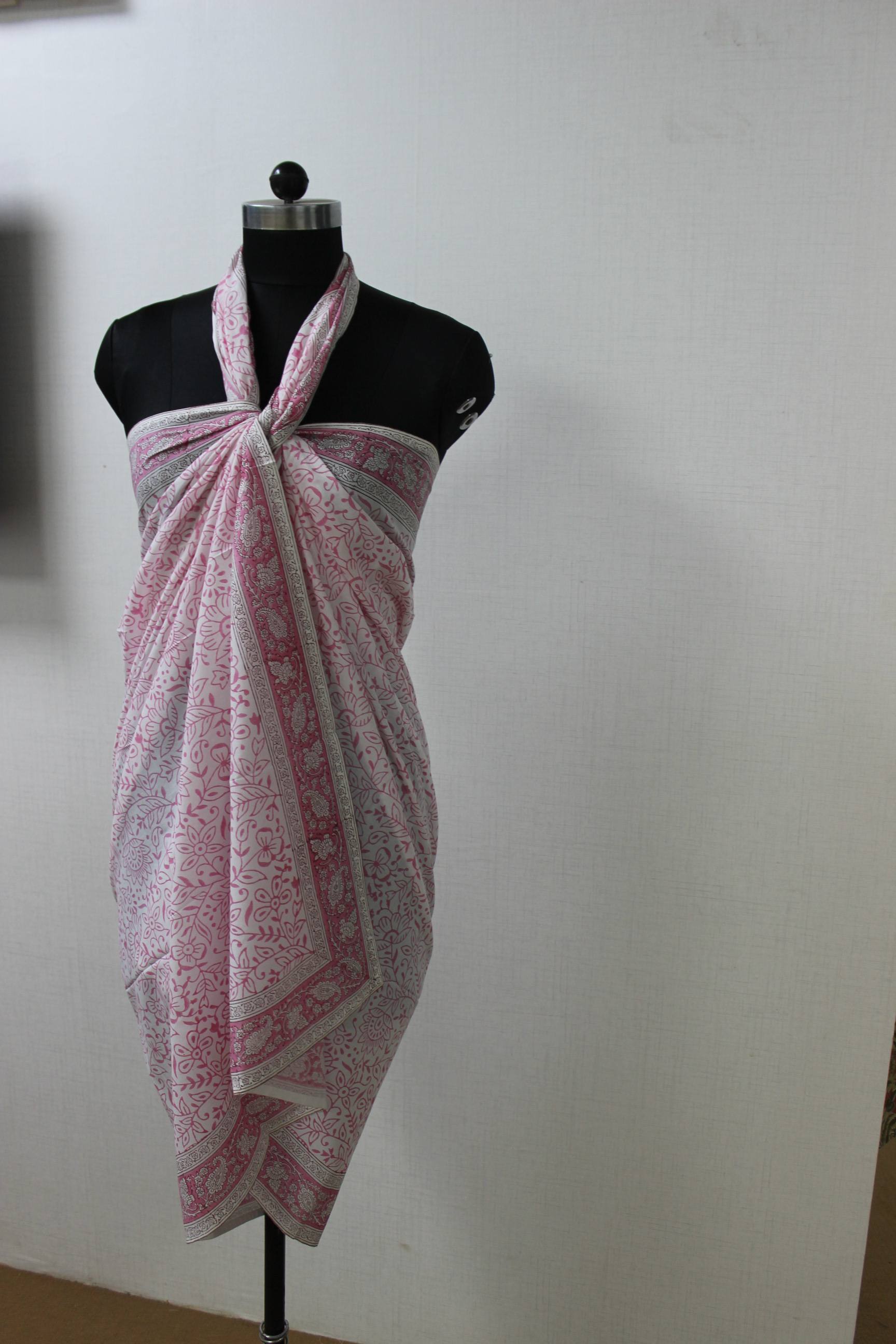 ลายดอกกุหลาบสีชมพู