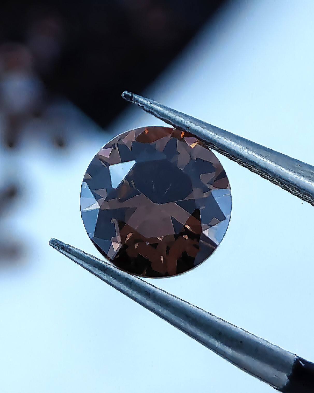 สีน้ำตาล