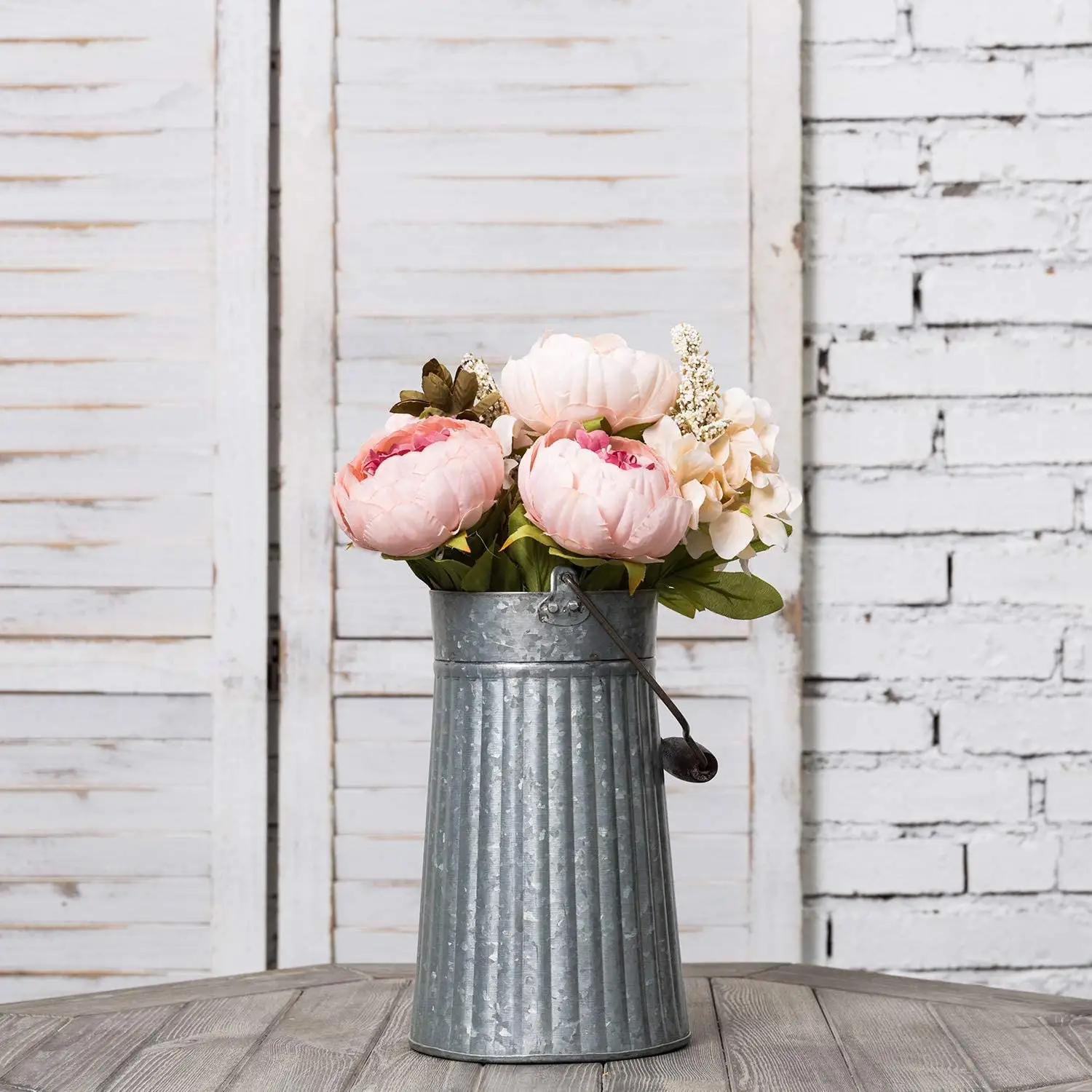 Wholesaler Galvanized Silver Metal Flower Vase for Tabletop Farmhouse Home & Garden Flower pot Wood Handle