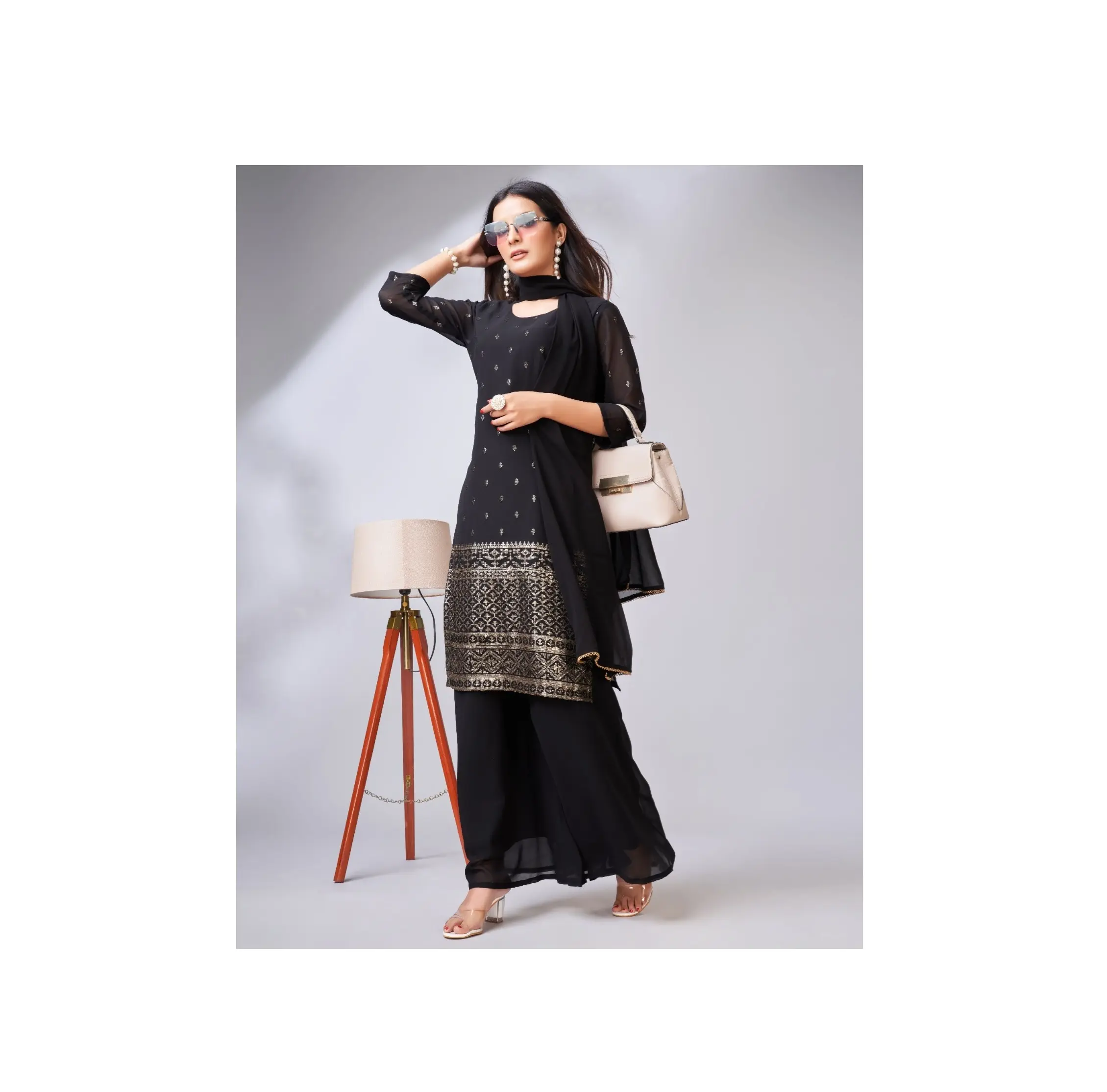 Beste Qualität indische Designer bestickte geradlinige Kurti mit Sharara und für Damen Reyon-Kleid ganzes Set kurti Sharara