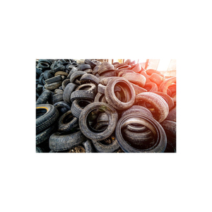 Kullanılmış lastikler güvenli konteyner taşımacılığı için sıralanır ve sarılır - Product Image 6