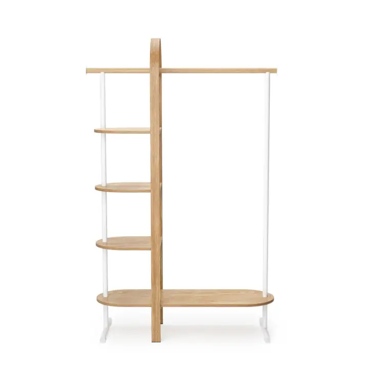 Rack de roupas de design luxuoso economiza espaço, além de dar um toque decorativo perfeito para organizar e exibir seus pertences