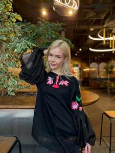 热卖女士波西米亚休闲o领衬衫刺绣碎花长袖女士黑白乌克兰刺绣衬衫