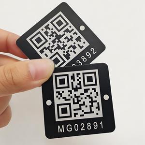 カスタム卸売印刷金属タグラベル<span class=keywords><strong>QR</strong></span>バーコードジェネレーターカープレートマシンネームプレートロゴAluプラーク