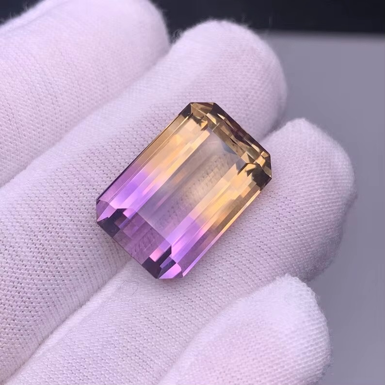 Bi-Color