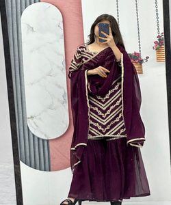 Georgette uzun elbise özel olarak tasarlanmış rahat toptan en düşük fiyat tekstil pazarı iç<span class=keywords><strong>in</strong></span> <span class=keywords><strong>Surat</strong></span> etnik giyim