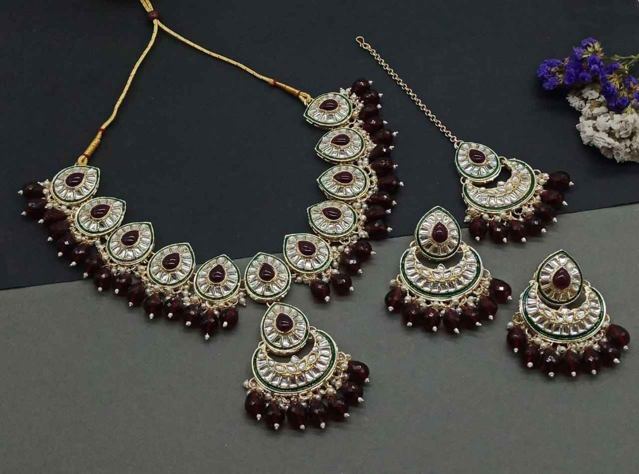 สีน้ำตาล