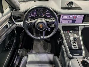 Önceden sahip olunan ve düzgünce kullanılan 2021 P _ o_r_s_c_h_e P a n a m e r bir Turbo S AWD - Product Image 2