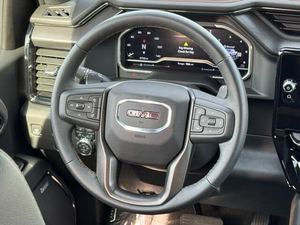 Temiz kullanılmış 2024 GMC Sierra 1500 AT4 mürettebat kabini 4WD