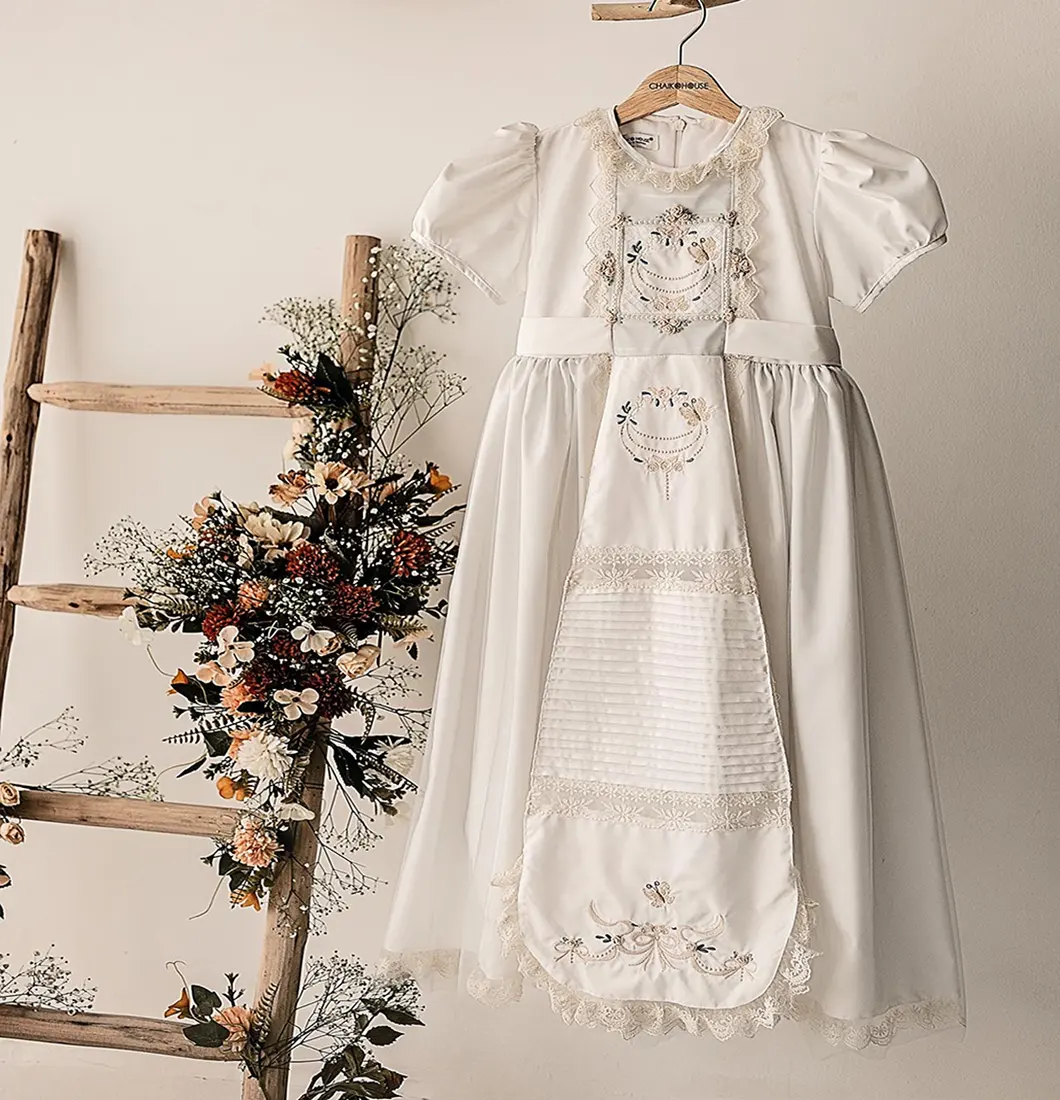 Boutique bordado artesanal vestidos de batismo primeira comunhão vestido de baile 2024 manga curta flor meninas vestido-Charlotte