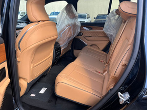 きちんと使用されたジープグランドチェロキーズサミットリザーブ4XE 4x4 2.0L電気ガス8速AT RHD 2023モデル - Product Image 6