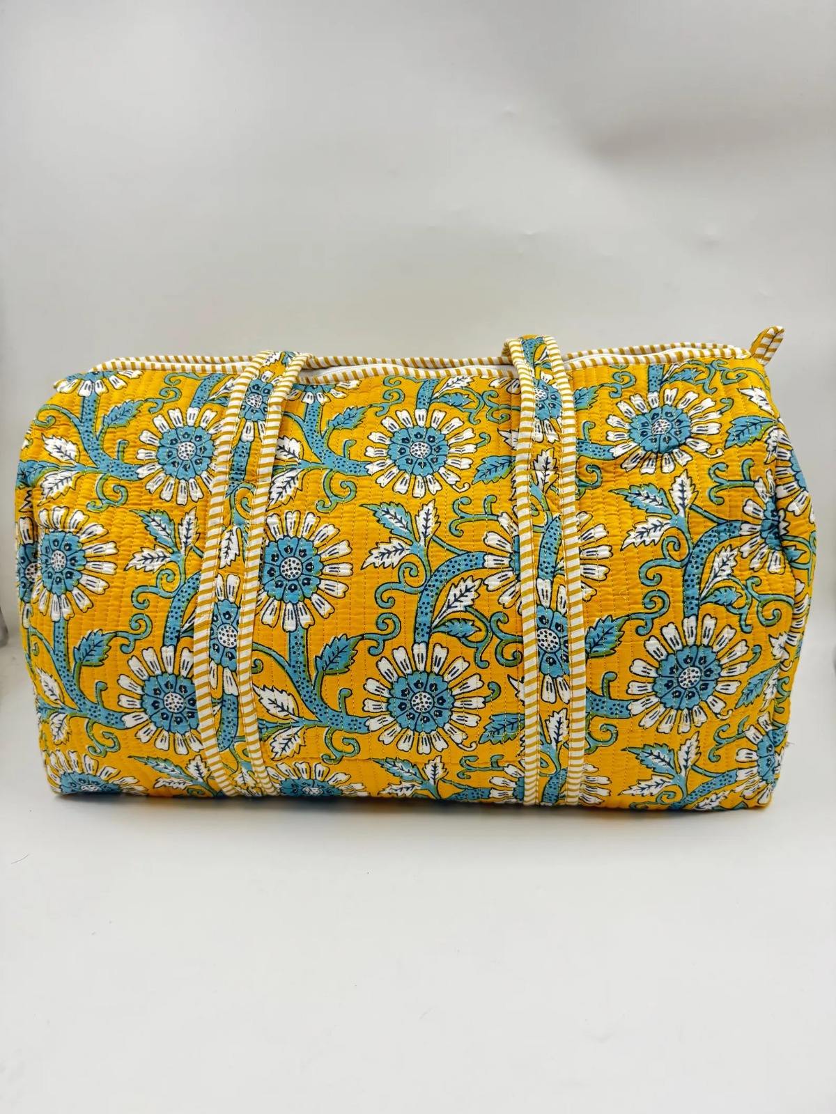 สีเหลือง