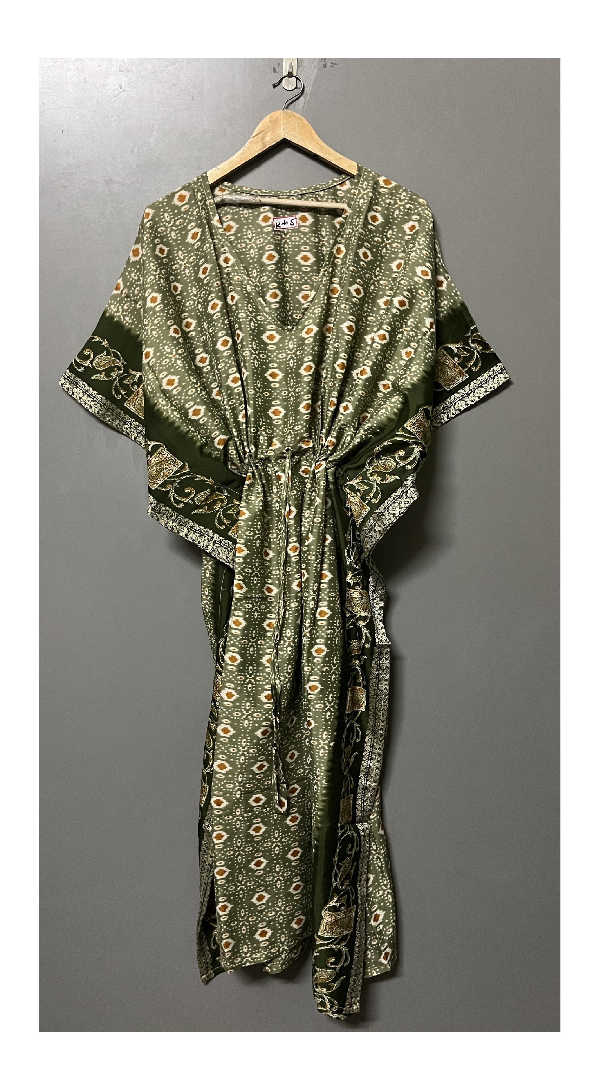 สีเขียวเข้ม