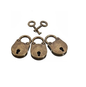 Mükemmel işçilik tuşları ile en çok satan demir asma kilit seti katı kalite Vintage tasarım asma kilit paslı Metal asma kilit - Product Image 3