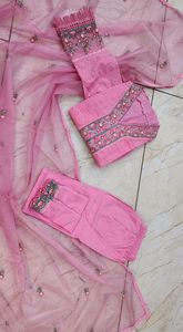 推出女性新设计师棉新巴基斯坦Schiffli切割和刺绣<span class=keywords><strong>Kurta</strong></span>与v领和裤子和Dupatta