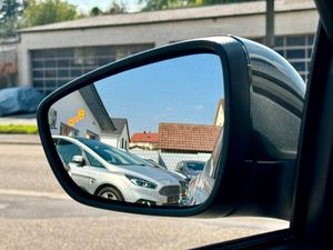 2024フォードFOCUSアスパイア電気ガソリン燃料左ハンドルレザーシートライト & ダークインテリアFWDタイヤサイズR16