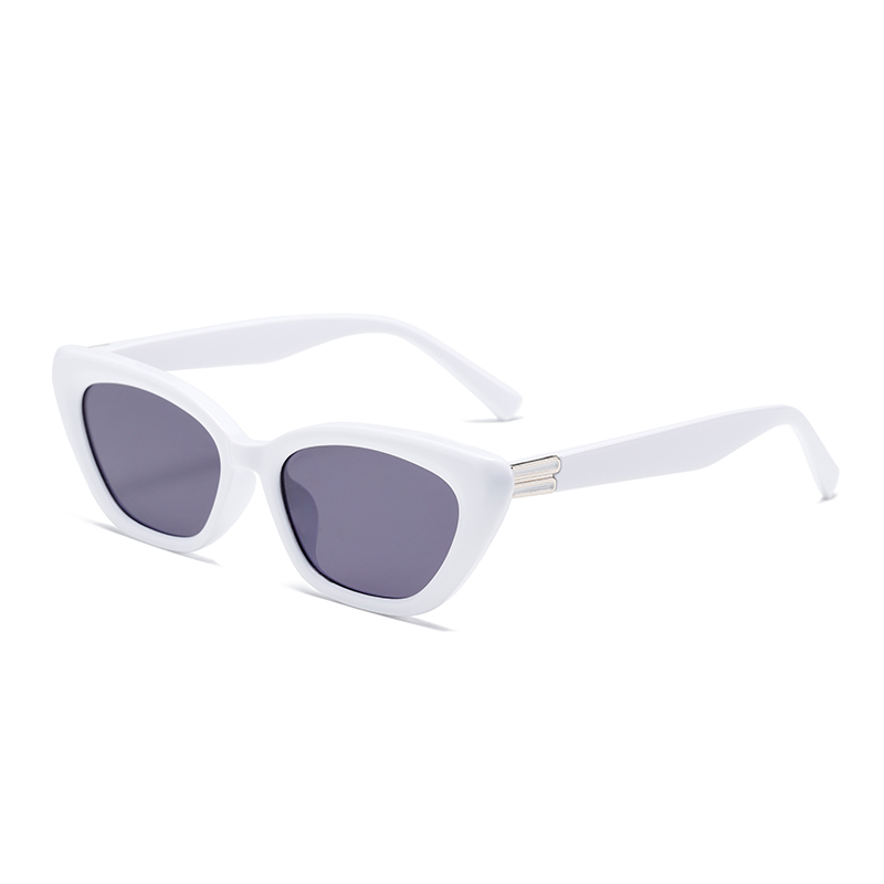 C7: White/ Smoke